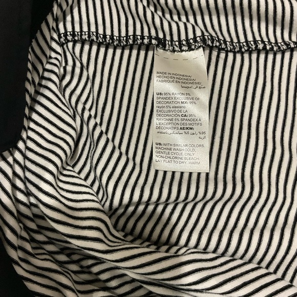 Chico's Long Sleeve Striped Tunic Black/White Sheer Trim Women’s Sz 8 Chico’s 1 - Picture 10 of 10